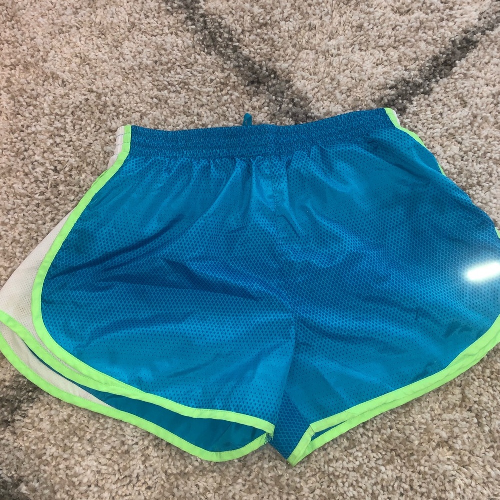 Two running short - Picture 2 of 3
